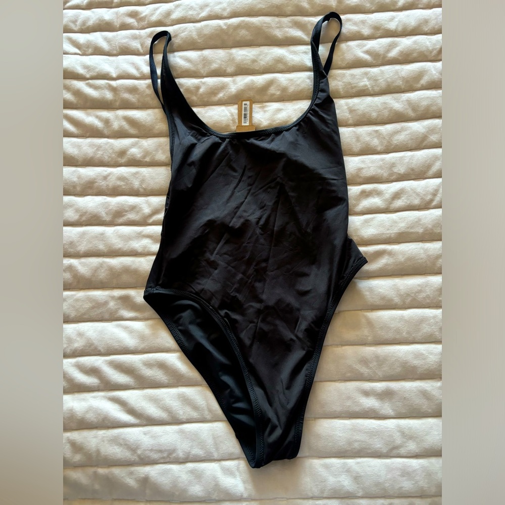 SKIMS BLACK ONE PIECE SWIMSUIT SIZE M NWT